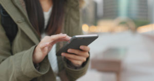 彼氏がlineで冷たい…既読無視やそっけない時の男性心理と対処法